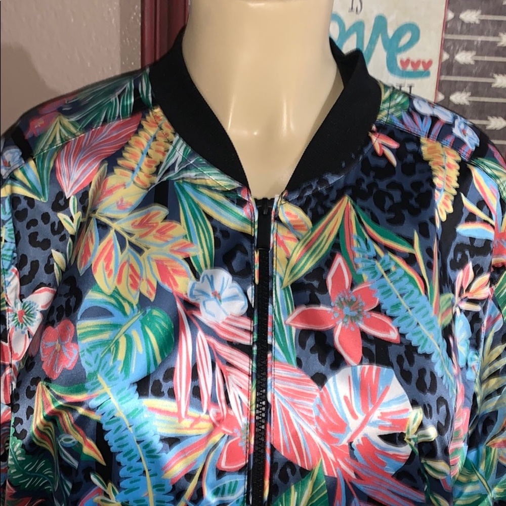 NWT Calvin Klein Performance Jacket - Picture 5 of 11